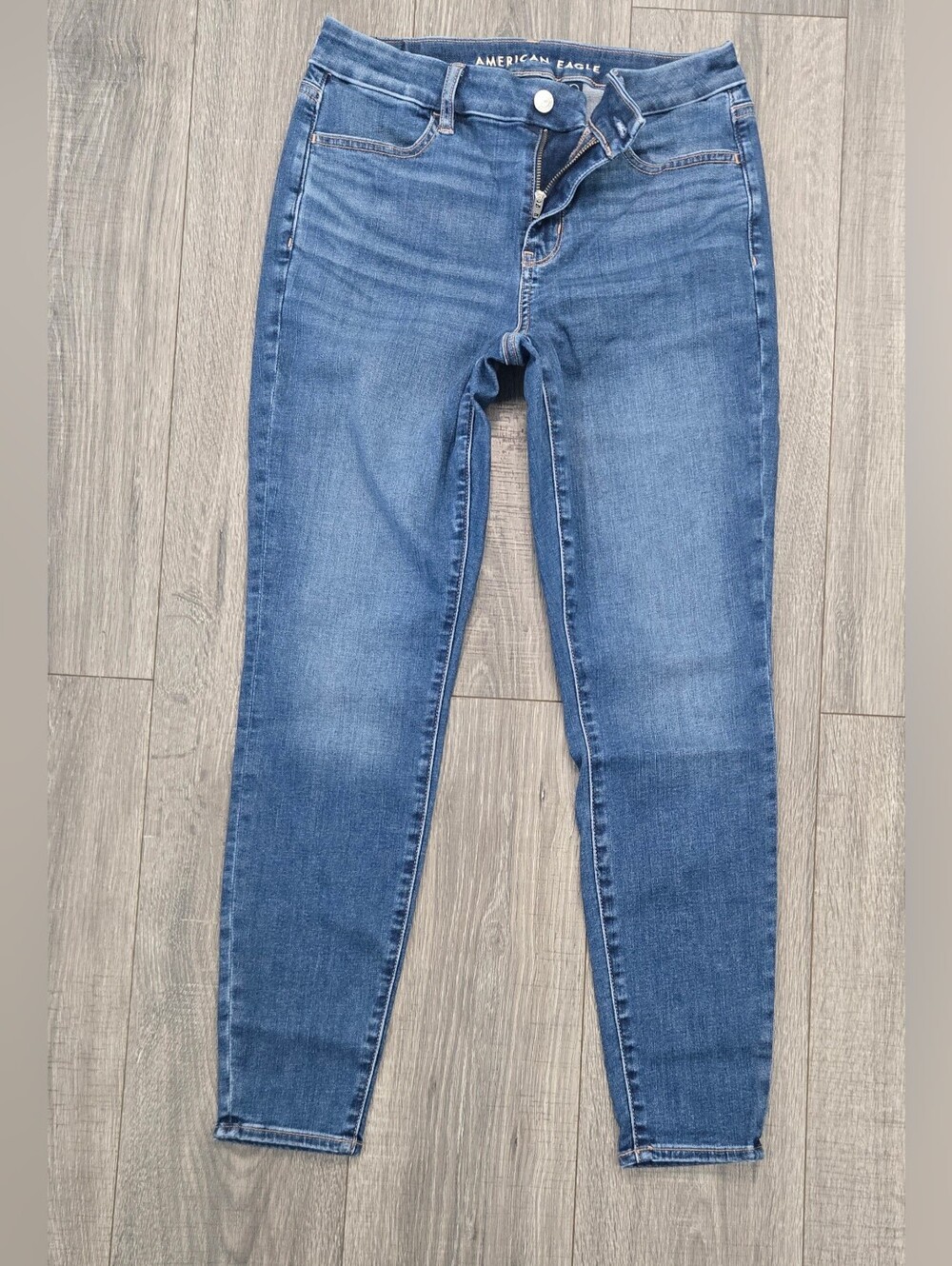 American Eagle Women’s Size 8 Regular Medium Wash Stretch Skinny Jeans #596